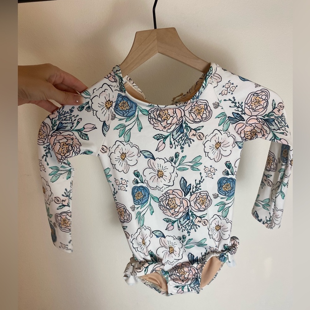 New Flower girls rash guard